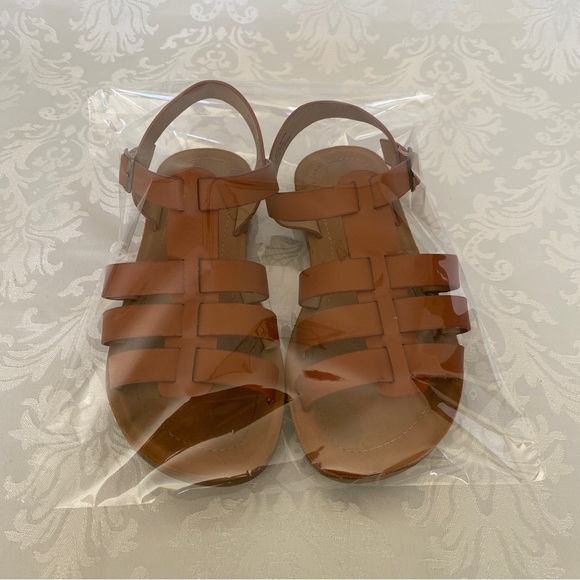 Girls Sandals Natural Brown strap with buckle. Flat bottom - Picture 2 of 6
